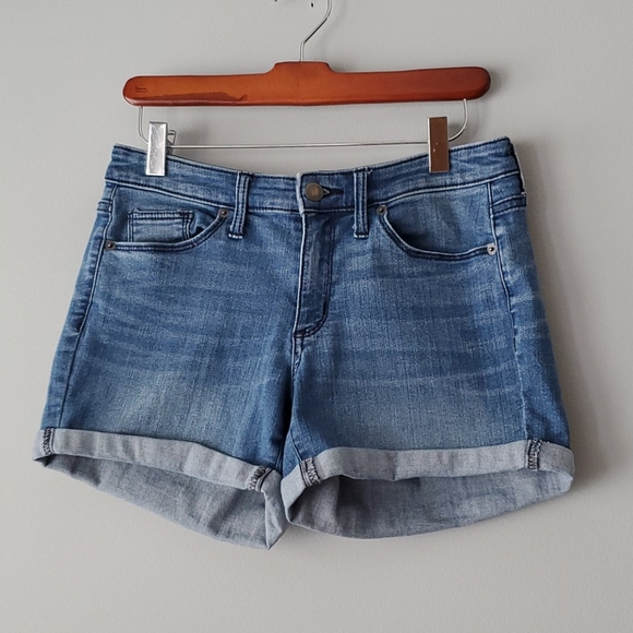 Universal Thread Pants - Universal Thread Low Rise Distressed Jean Shorts